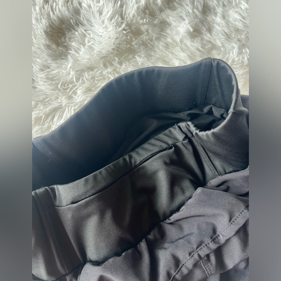 flowy black lulu-lemon shorts - Picture 5 of 6